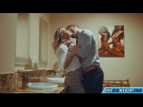 ❤️ وقتی یک بلوند بی تنه شما را در یک دستشویی عمومی اغوا می کند ویدیو سکس در پورنو fa.rionews.top ❌
